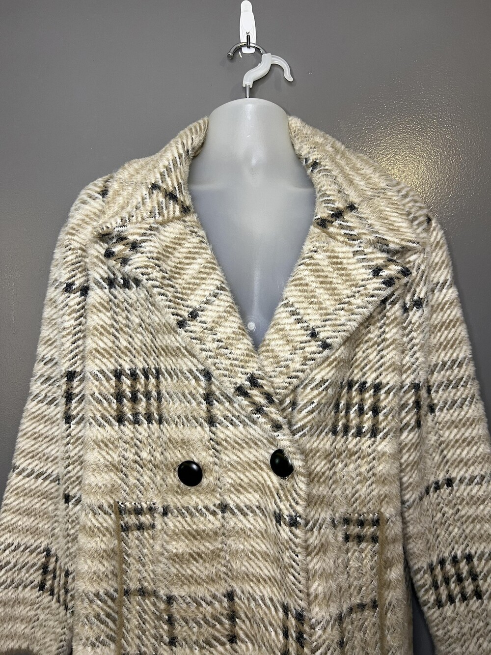 Anthropologie NVLT Coat Womens Large Beige Plaid Fuzzy Knit Button Front Unlined